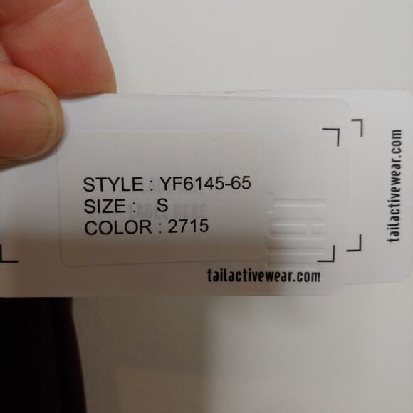 NWT Tail activewear Burgundy Capri Shorts, S - Picture 6 of 9